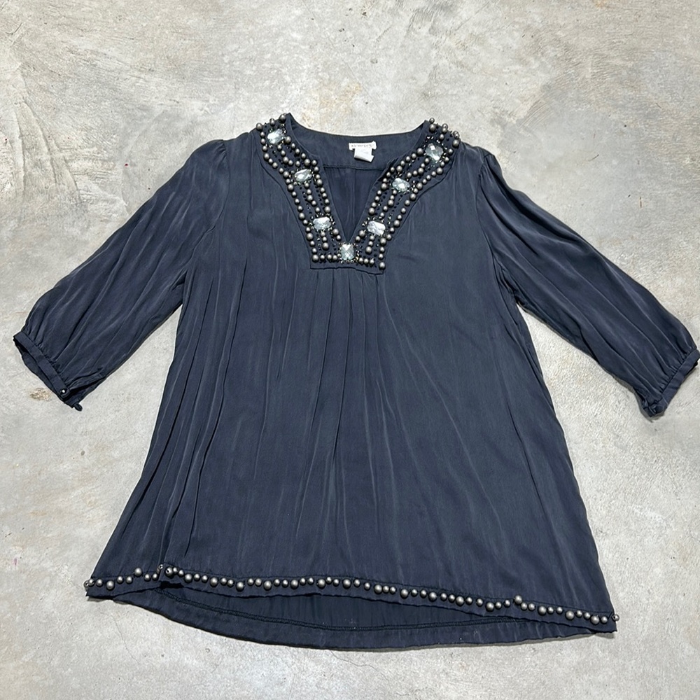 Black/Grey beaded with white rhinestone silk  top / Size L / Notice brand‎